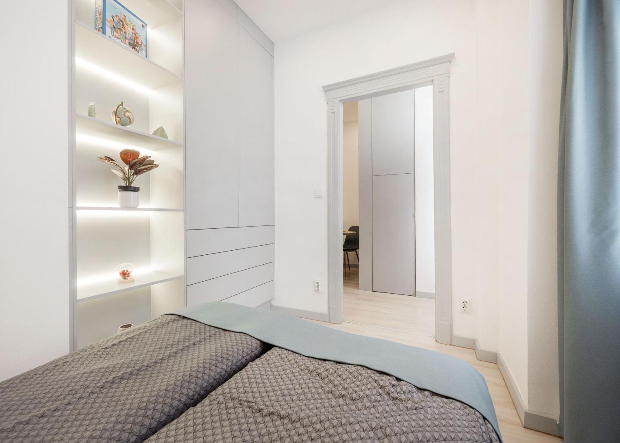 Elegant Two-bedroom In The Centre Apartment